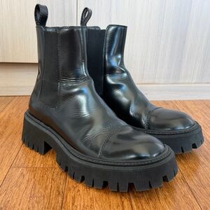 Balenciaga Tractor Chelsea Boots, Black, IT42 / US9